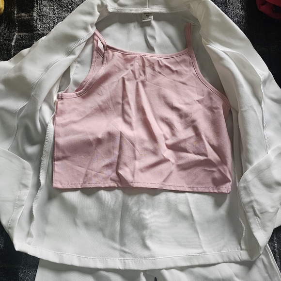 NWT White pant suit with pink top. Size 6 - Picture 4 of 4